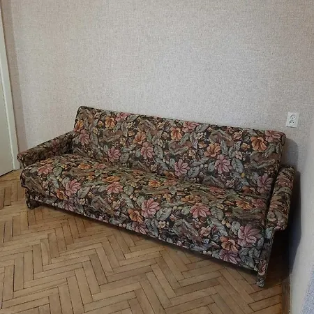 эконом вариант - в центре из первых рук Apartment Chernihiv