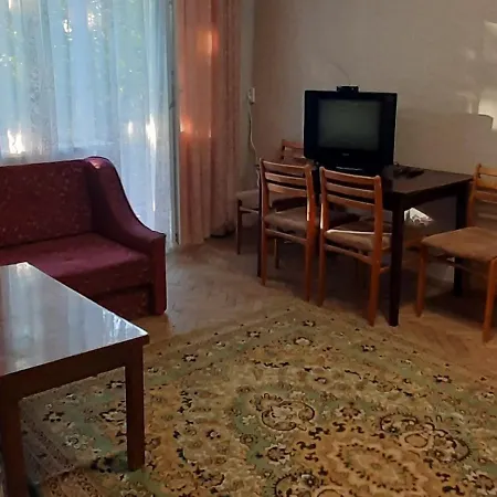 эконом вариант - в центре из первых рук Apartment Chernihiv